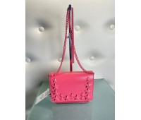 Elisabetta Franchi borsa pochette con catena colore rosa lucido