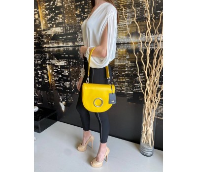 Roberto Cavalli borsa a mano piu tracolla 110 cm in vera pelle colore giallo chiusura a scatto fodera in tessuto interna con tasca log centrale con borchie in ottone misura 34x47