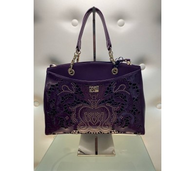 Roberto Cavalli borsa a mano piu tracolla 80 in vera pelle colore viola chiusura a zip fodera in tessuto interna con tasca log centrale con borchie in ottone misura 32x40