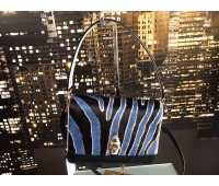 Roberto Cavalli borsa a mano piu tracolla in vera pelle colore nero e blu tre scomparte e tasca misura 24x20 made in italy