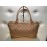 love Moschino borsa a mano tre scomparti chiusura a zip manico 40 cm colore beige log centrale in ottone fodera in tessuto interna con tasca misura 37x29