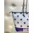 love Moschino borsa a tracolla con catene colore blu e bianco chiusura a zip fodera in tessuto interna con tasca decorazione log centrale misura 41x45