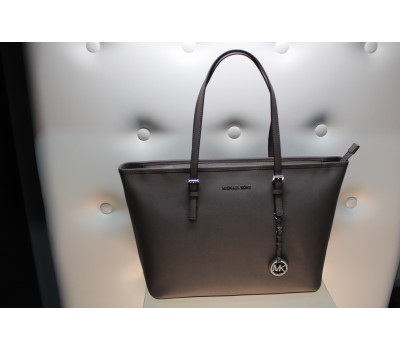 Michael Kors borsa a tracolla in vera pelle colore grigio chiusura a zip fodera in tessuto interna con tasca log centrale in ottone misura 48x50